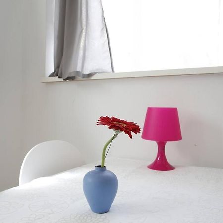 Sunny Apartment At Rostock - Pink Exterior foto