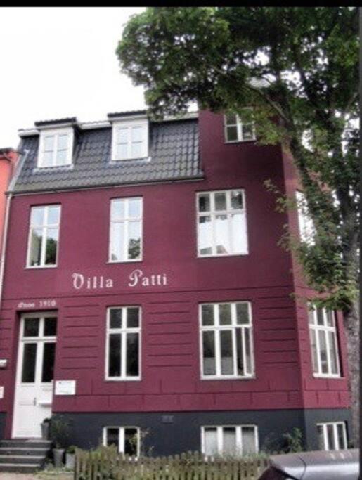 Sunny Apartment At Rostock - Pink Exterior foto